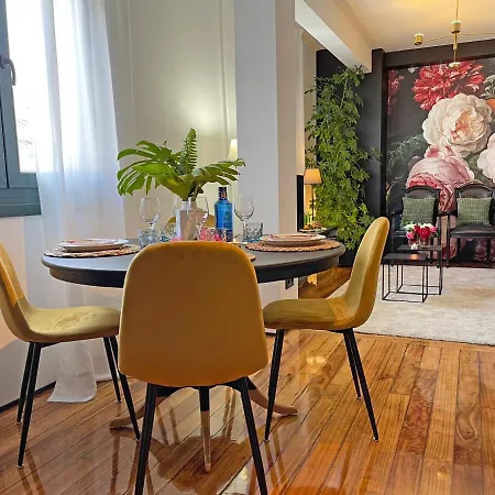 Classic Chic A Apartment *